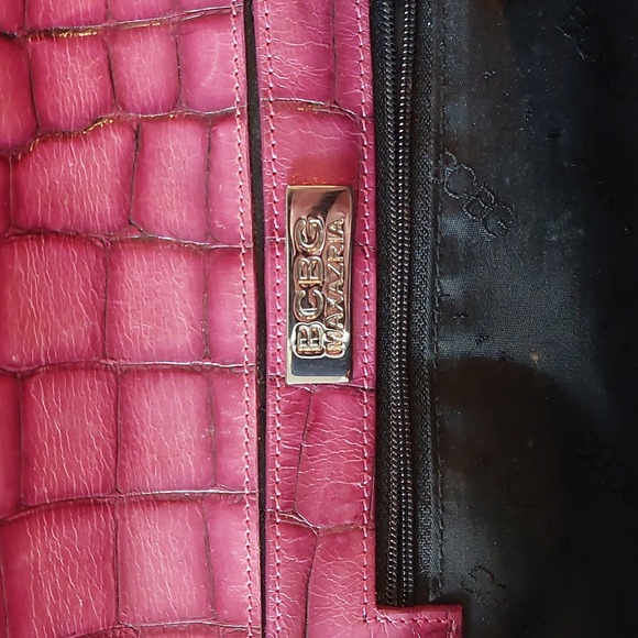 BCBG Maxazria magenta vintage clutch lItalian Leather purse also has strap - Picture 7 of 8